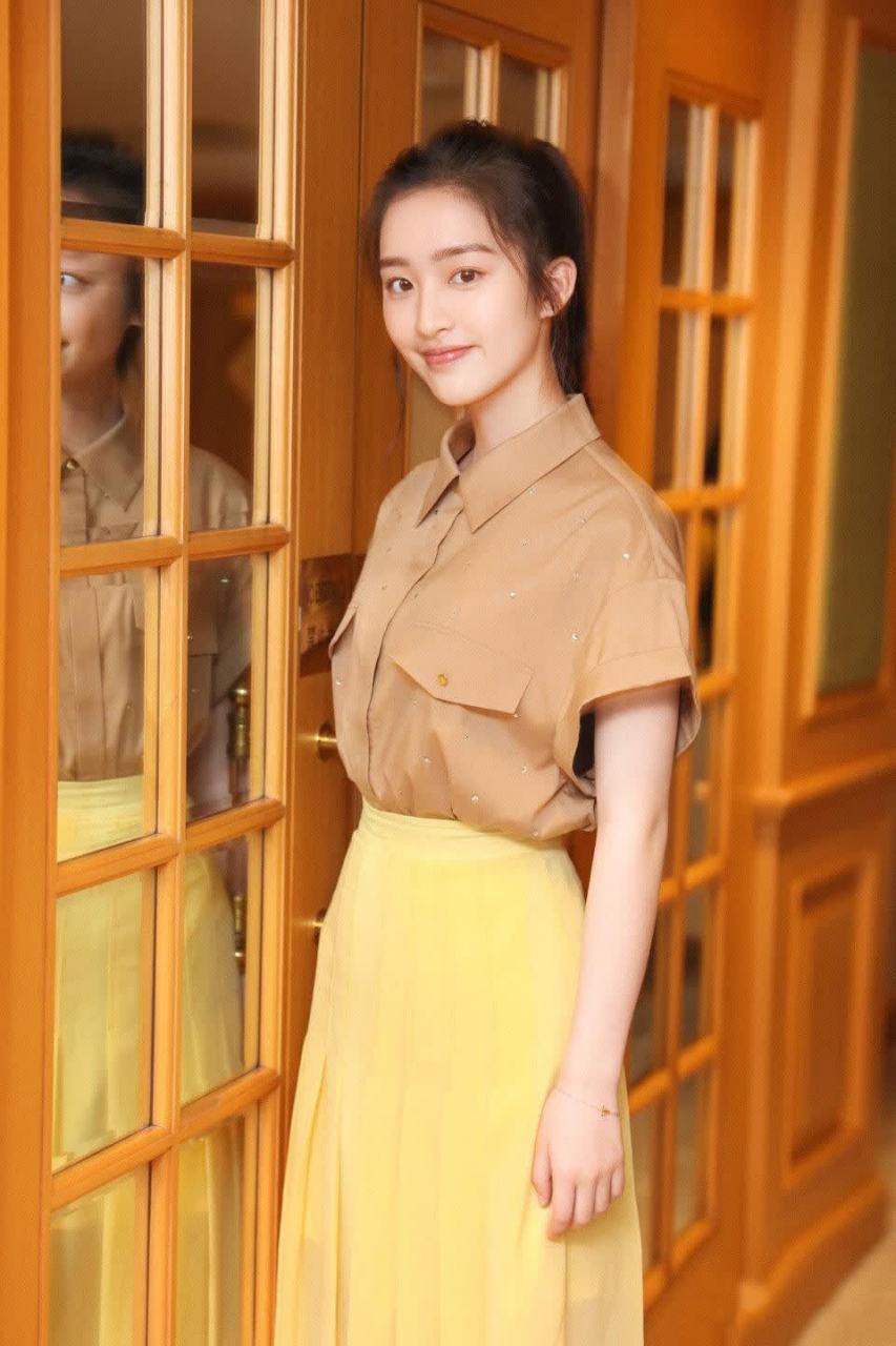 邓恩熙精美壁纸,清纯靓丽,清新可爱的邻家女孩