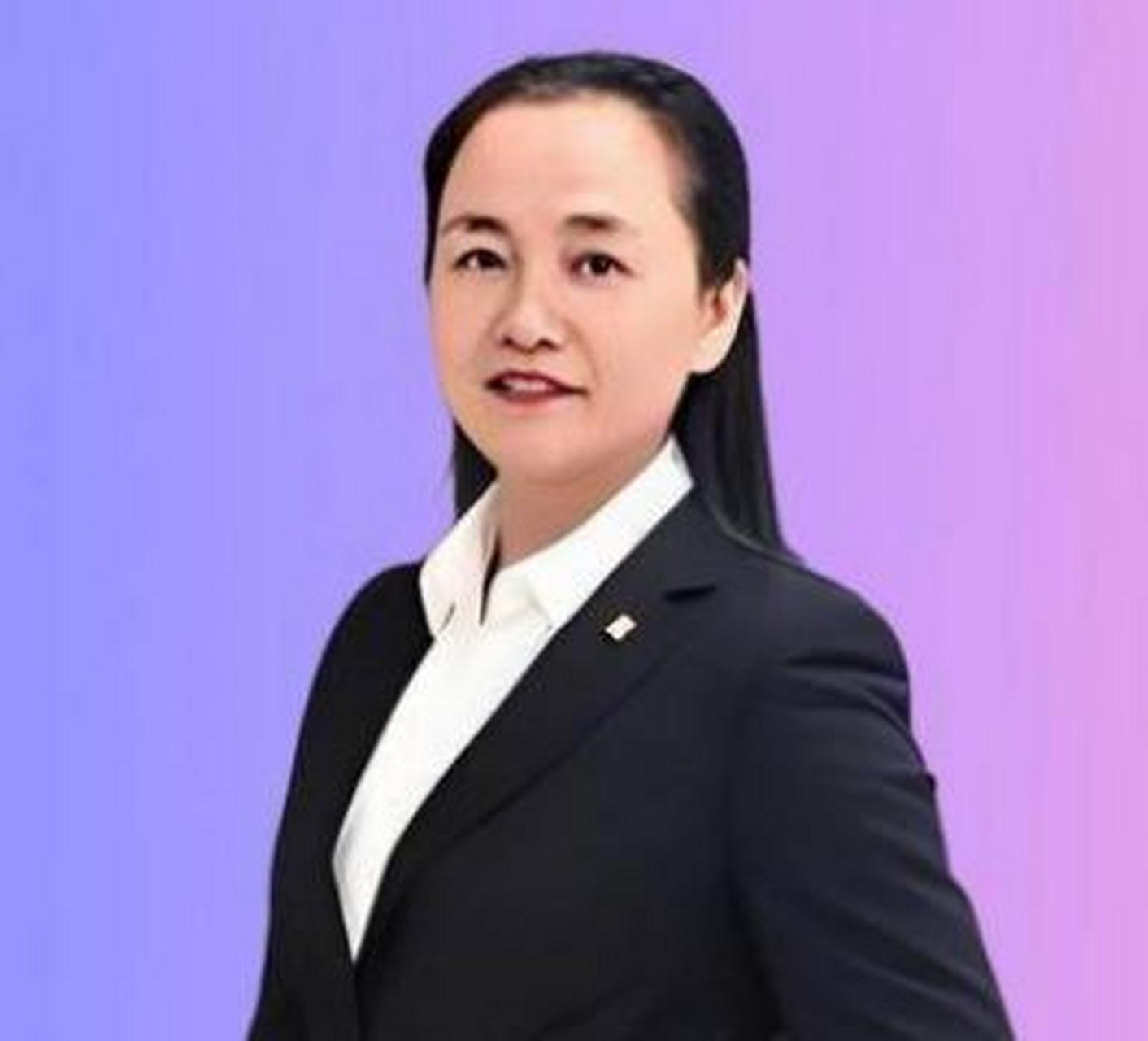 上世纪90年代,范红卫和丈夫花369万买下一家负债100多万的纺织厂,员工