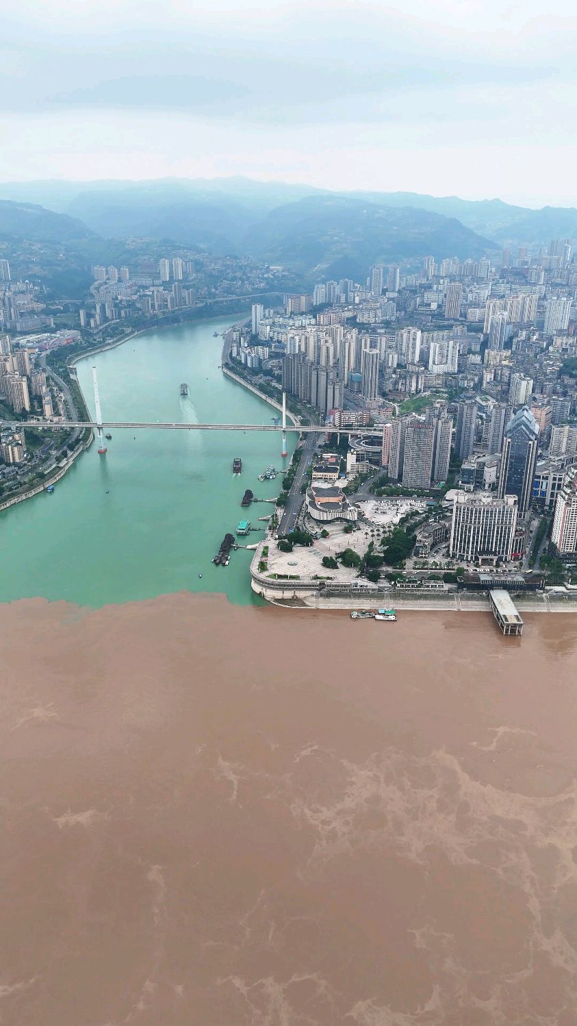两江交汇处的涪陵太漂亮了,一座拥有鸳鸯锅的城市,两江福地.