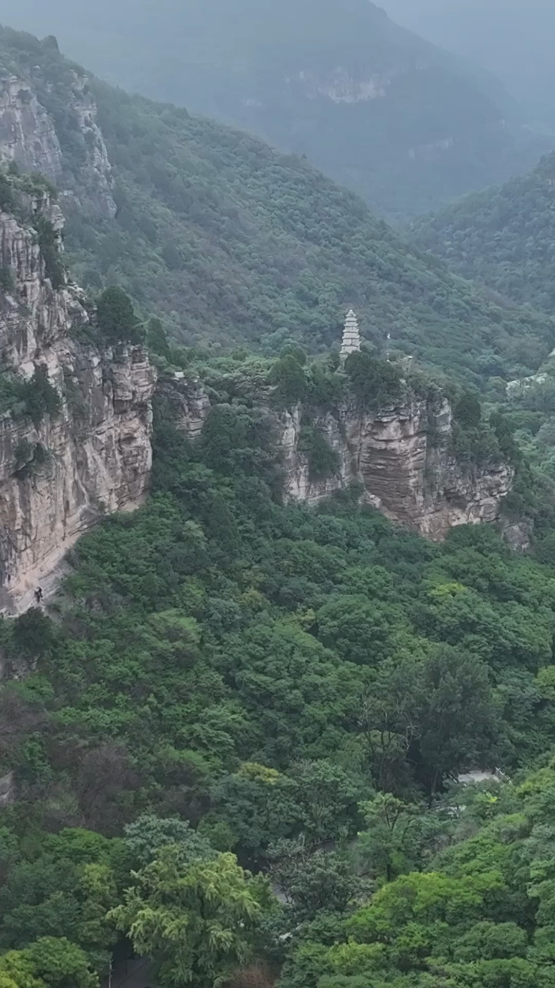 济南一线天藏龙涧图片图片