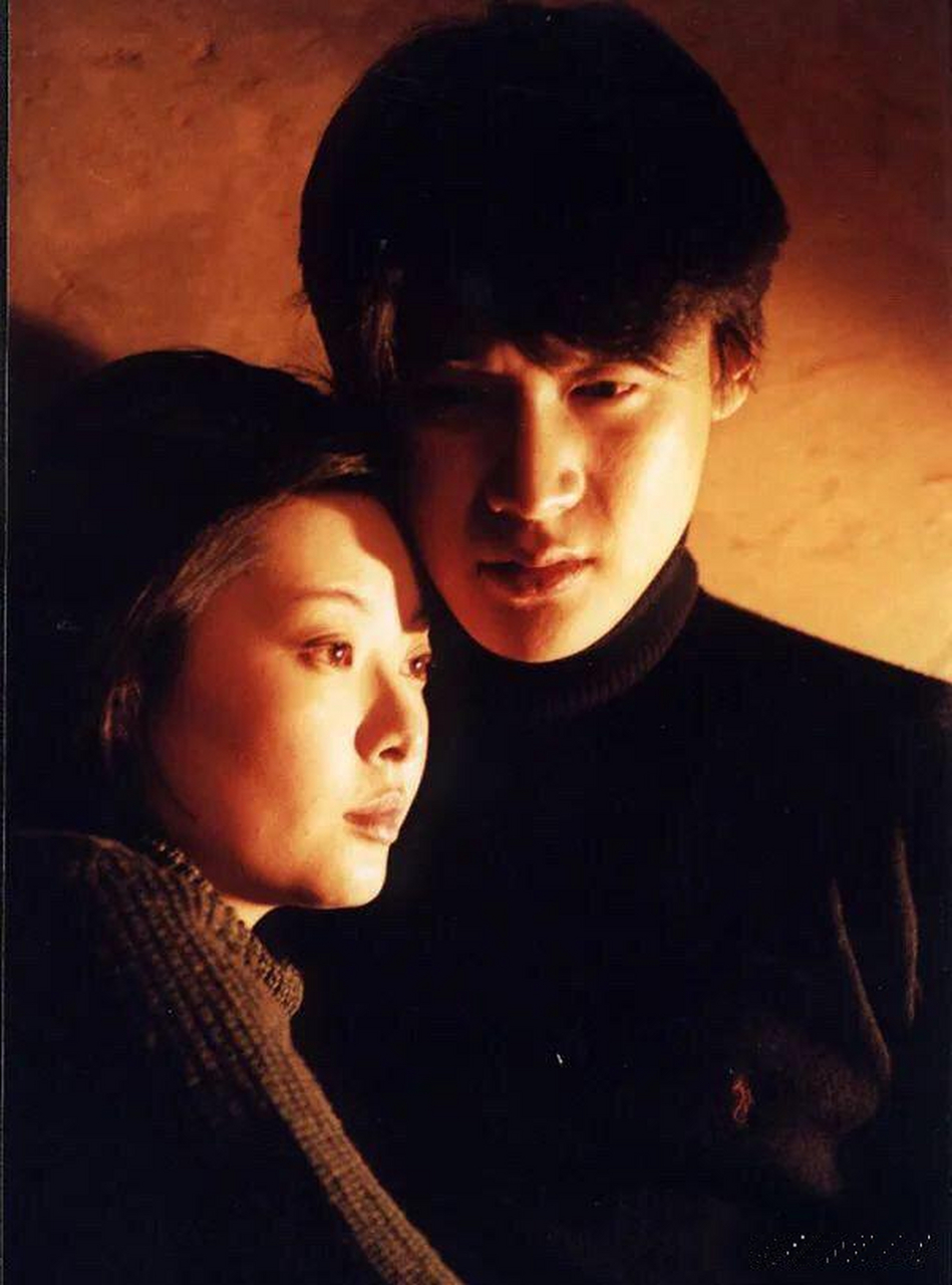 1999年电视剧《永不瞑目》,陆毅和袁立当时感觉他们好搭,郎才女貌,天