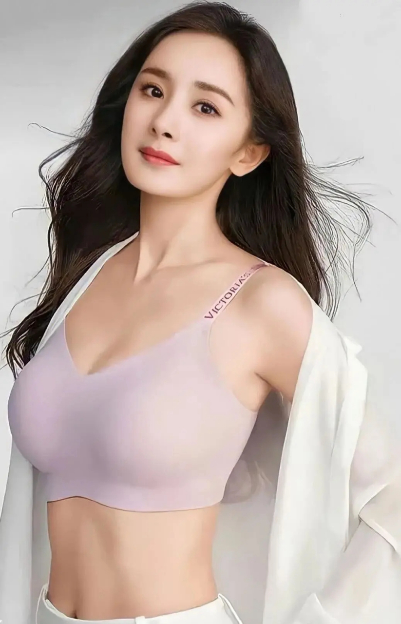 杨幂性感内衣秀