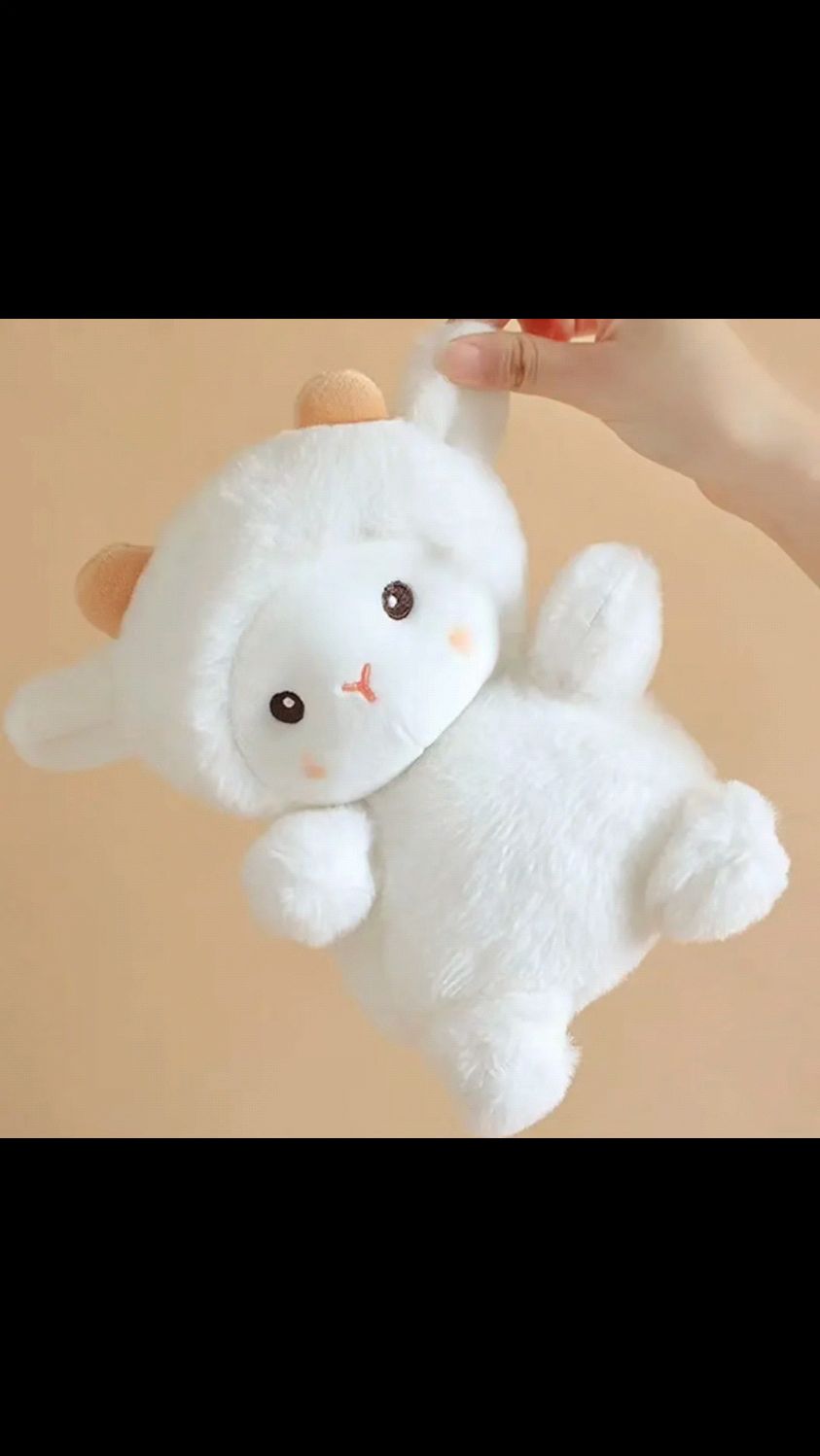 哇,可爱的波克小羊公仔来啦!软乎乎的小绵羊,满满的少女心呀