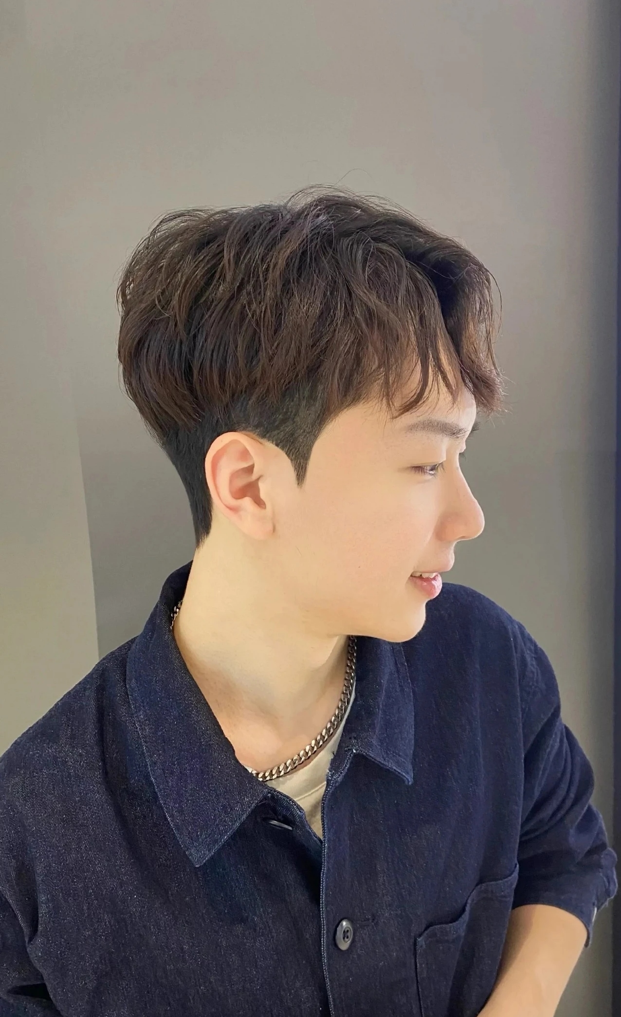 微分碎盖发型对于二十几岁的男孩子来说如果不想自己的发型看起来