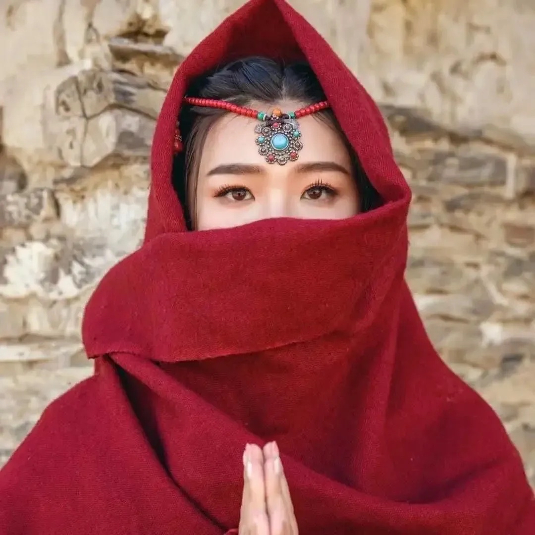 了一块5000左右的手表寄过去,他收到东西后,很开心,叶兑 红衣和尚头像