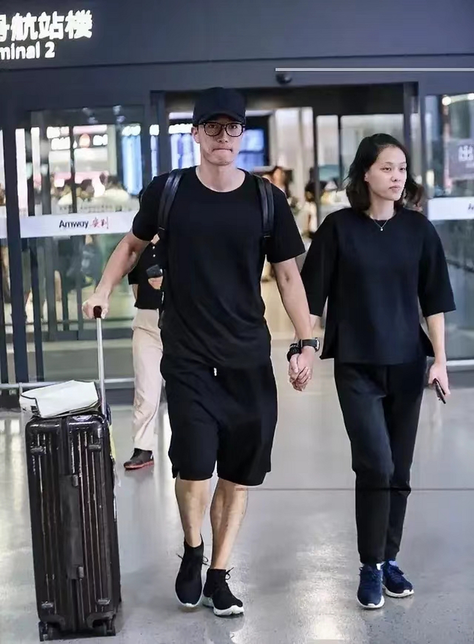 刘翔结婚8年了,怎么还没生孩子? 刘翔2016年和初恋女友吴莎结婚, 如今