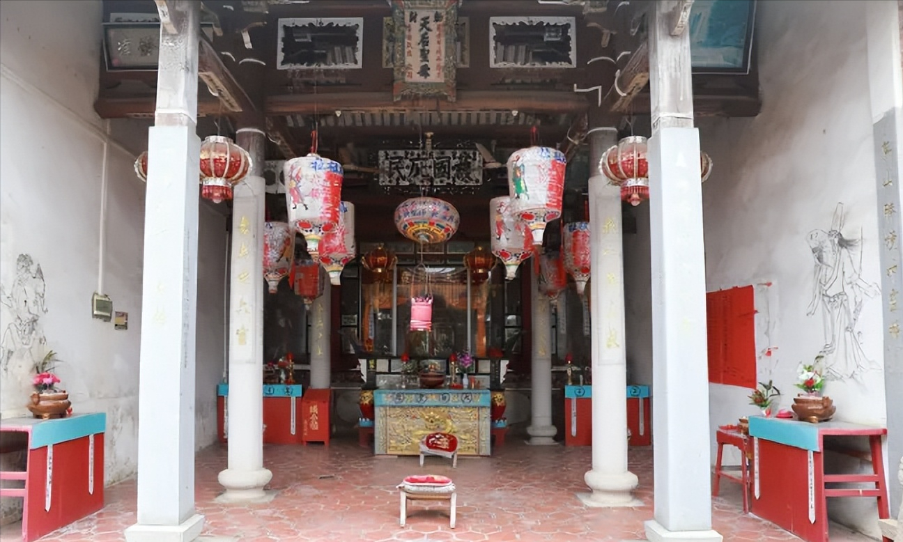 莆田宗祠:九牧林氏祖祠 清圣祖御题唐宋元明百千进士三鼎甲
