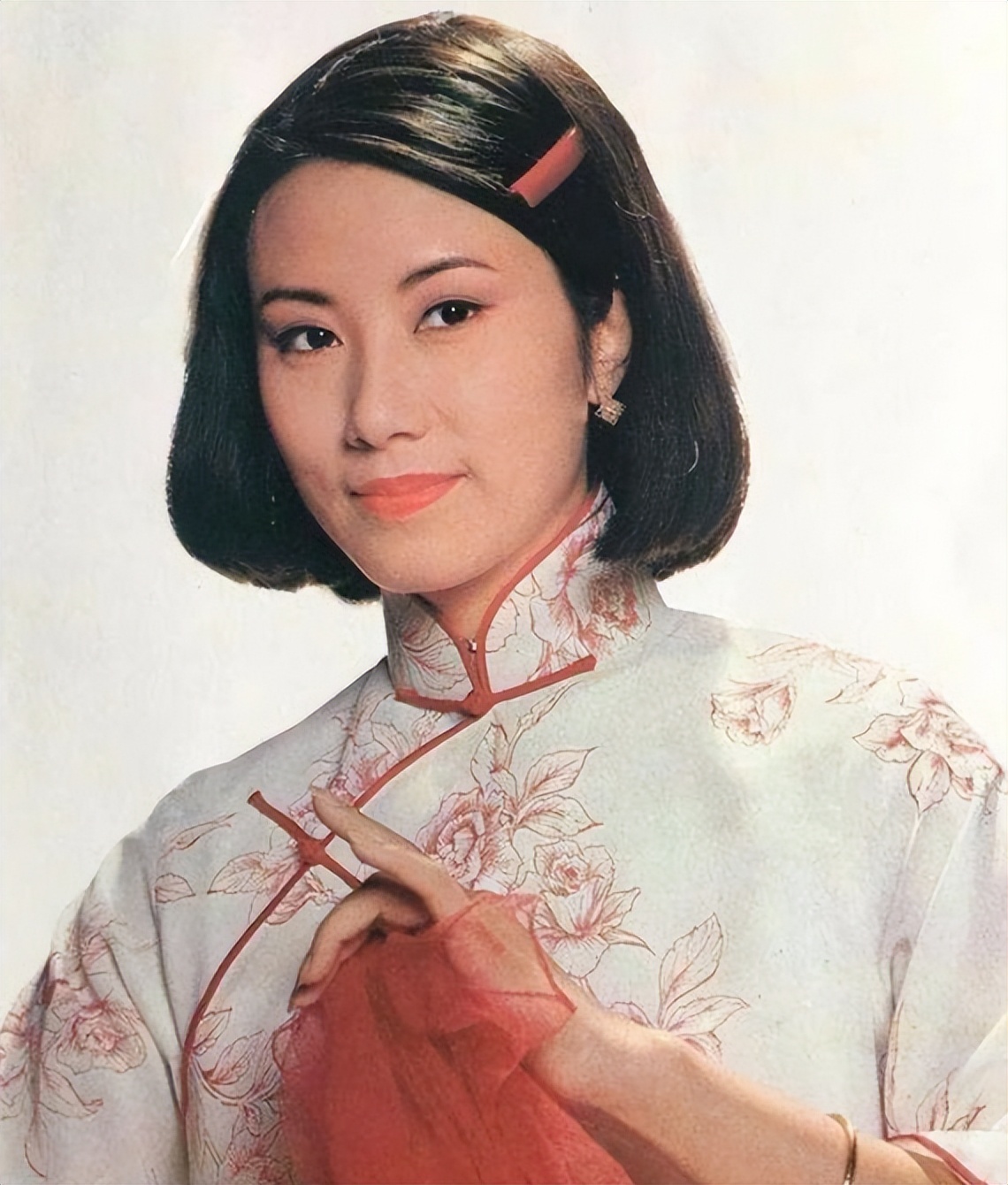 不敢相信,汪明荃年轻的时候竟然是那么风华绝代!恕我无知!
