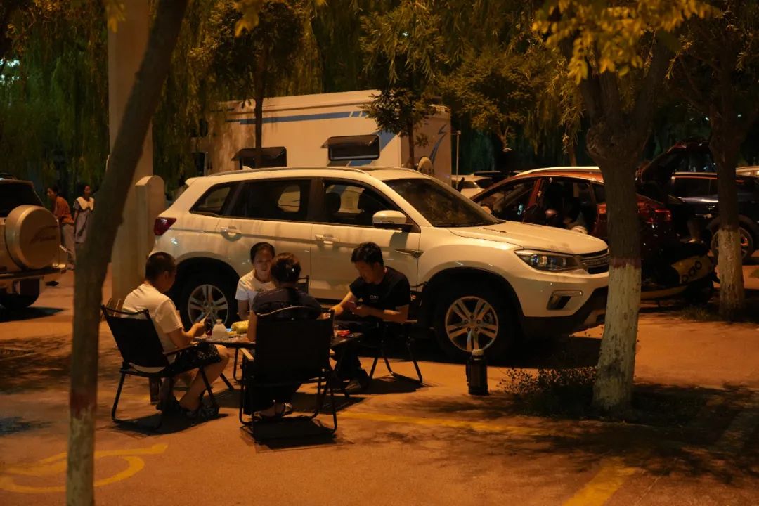 夜游嘉峪关丨灯火阑珊 那些你不可错过的夜生活地标