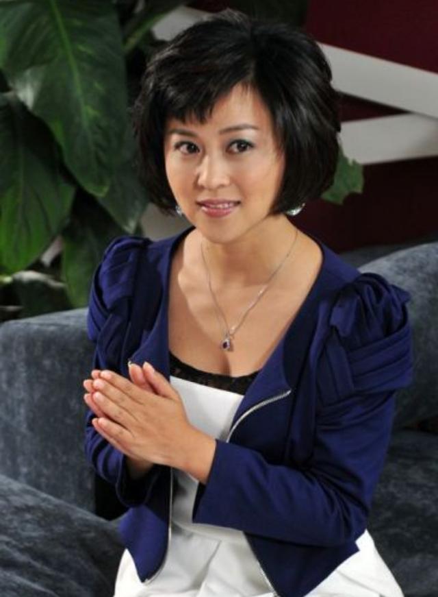 刘芳毓:曾是央视主持人,和计春华传过绯闻,丈夫的身份不简单