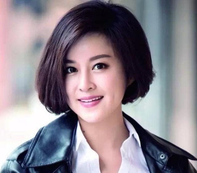 刘芳毓:曾是央视主持人,和计春华传过绯闻,丈夫的身份不简单