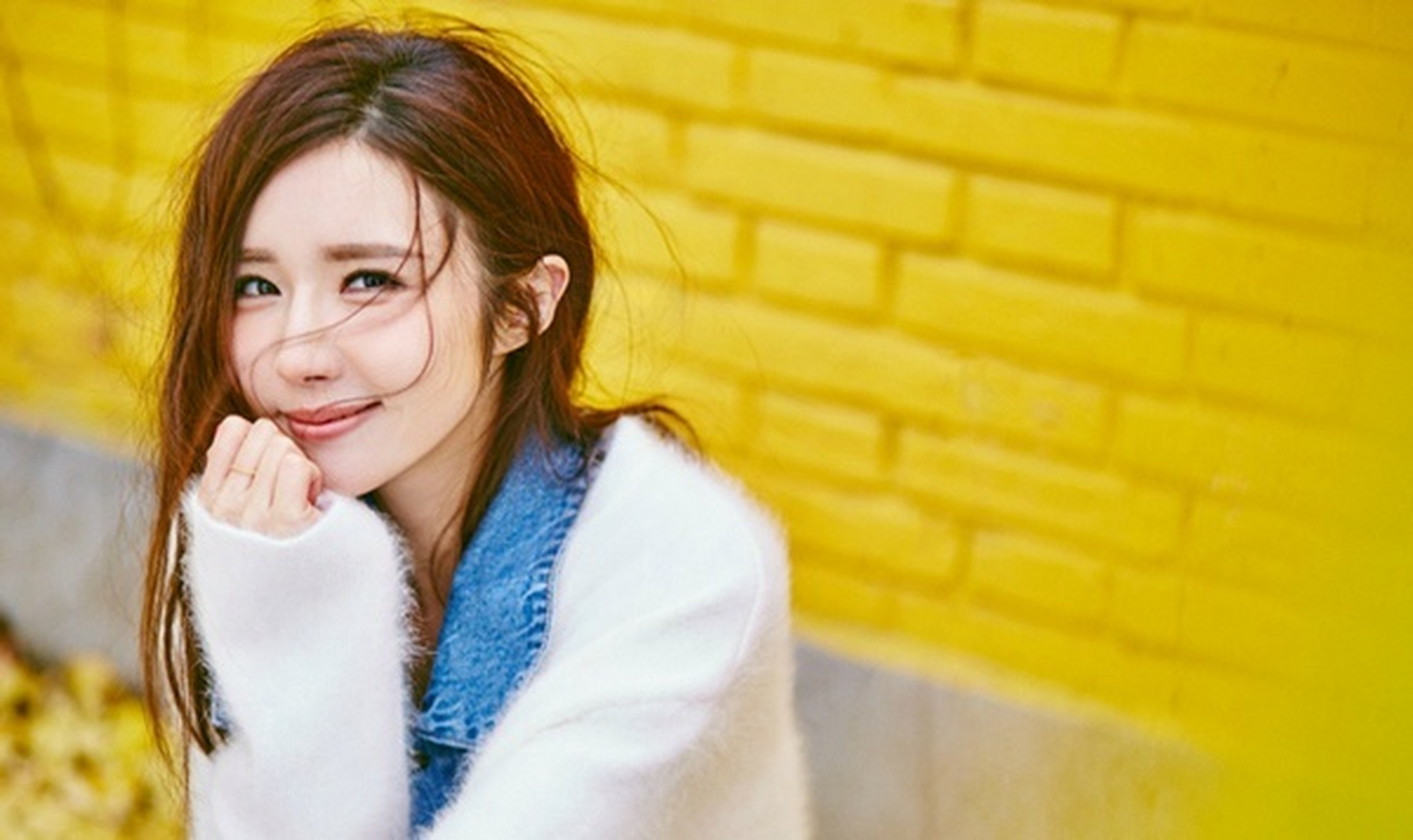 方安娜冬日写真笑容明媚如暖阳