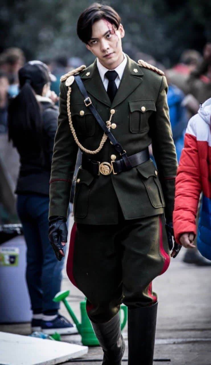 陈伟霆的军阀装也太帅了吧,又a又飒