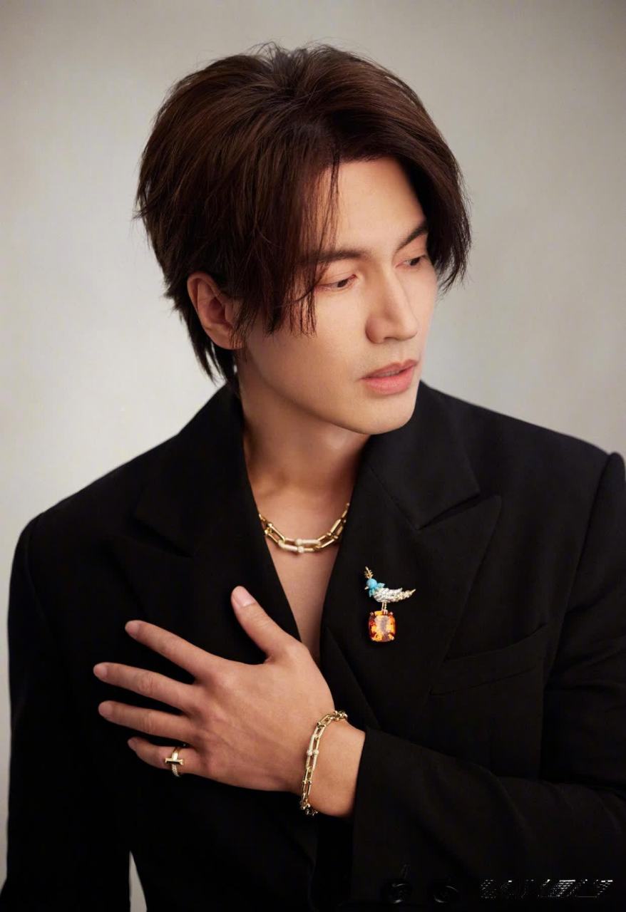 言承旭身材管理得好