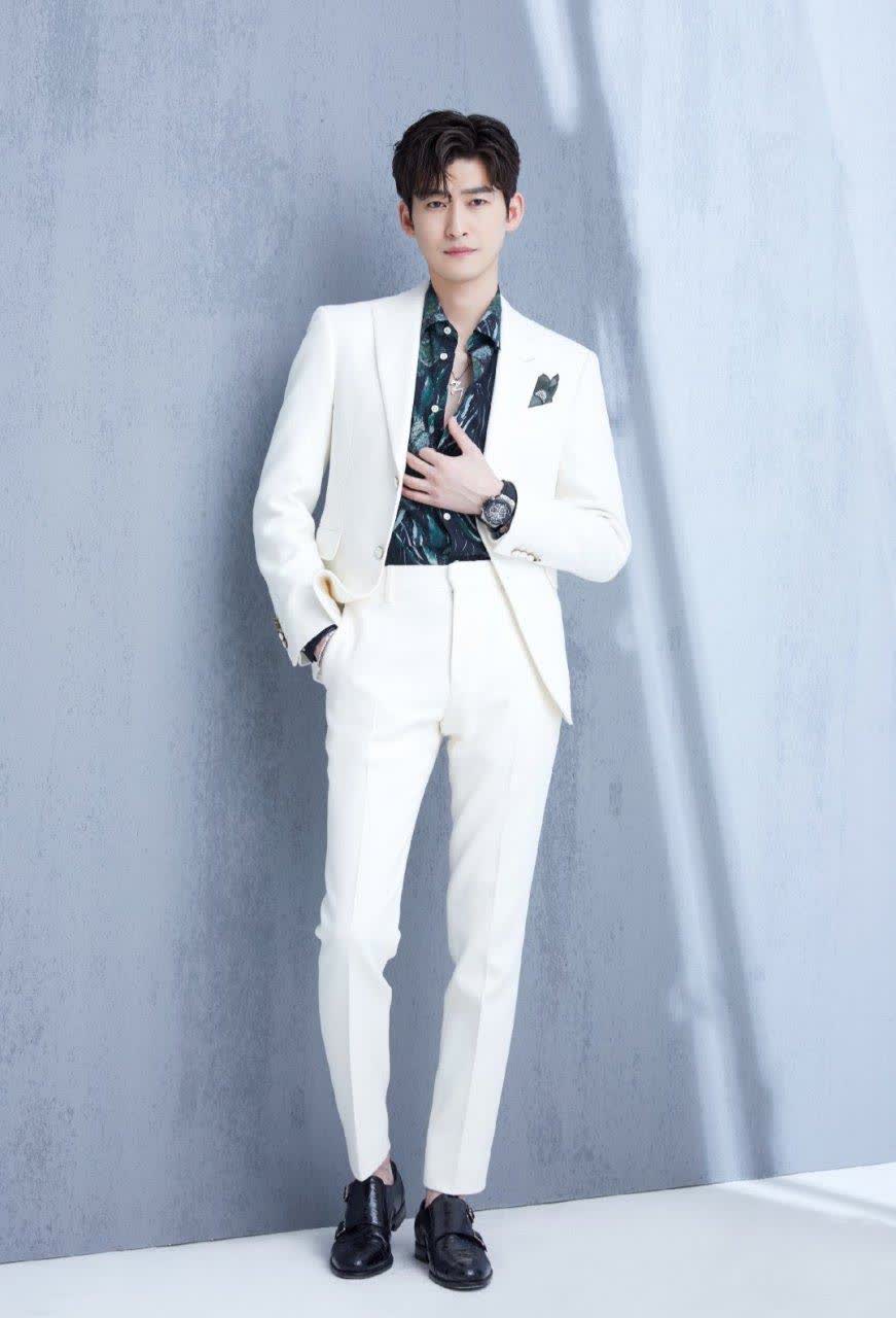 张翰的西装穿搭真是别有风味