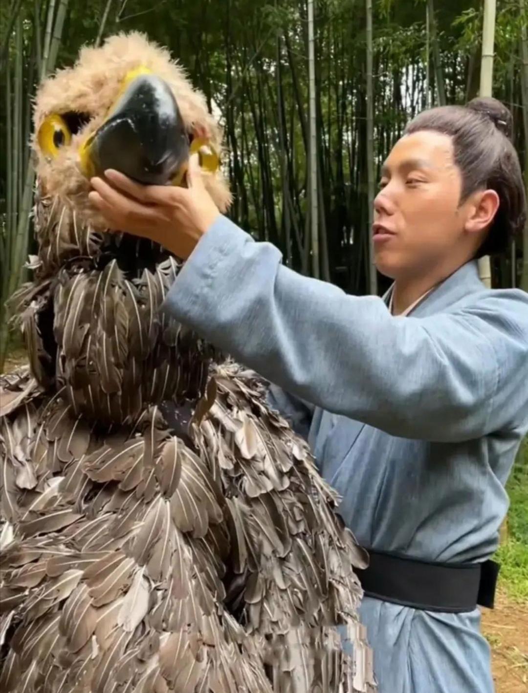 也许为了生活,再或许是为了梦想!希望努力的人都能梦想成真!