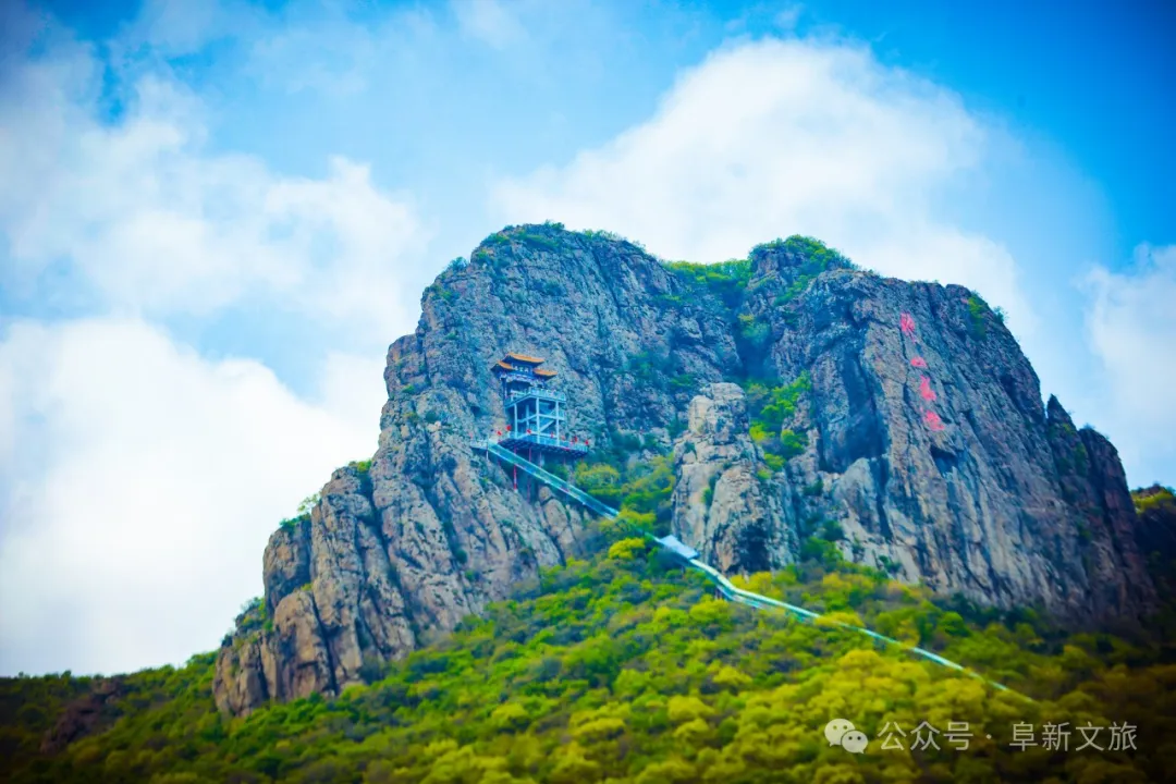 夏季避暑好去处丨探秘乌兰木图山:自然与心灵的完美邂逅