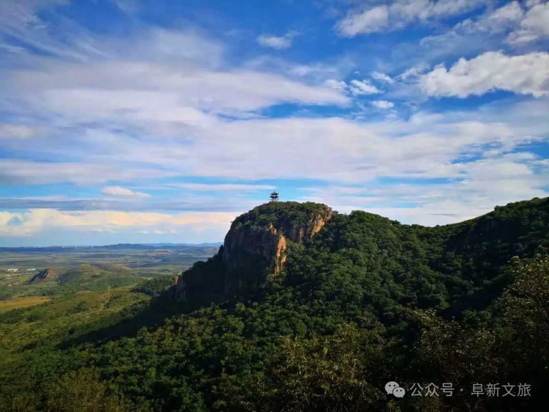 乌兰木图山风景区介绍图片