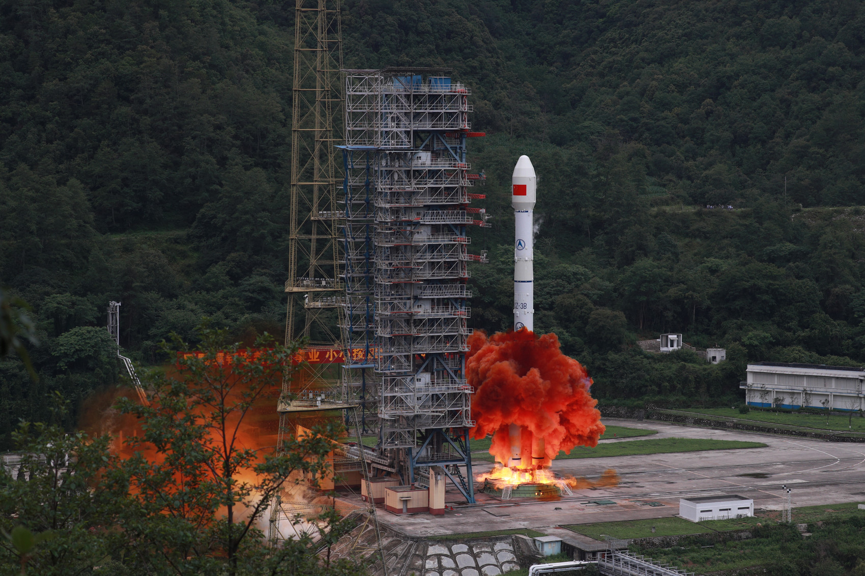 走进西昌航天发射基地,电视台跟拍大凉山贫困山区体验农村生活