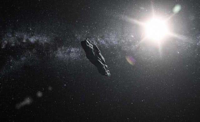 巴西南部上空现不明飞行物,菱形似飞碟:高空悬浮不动