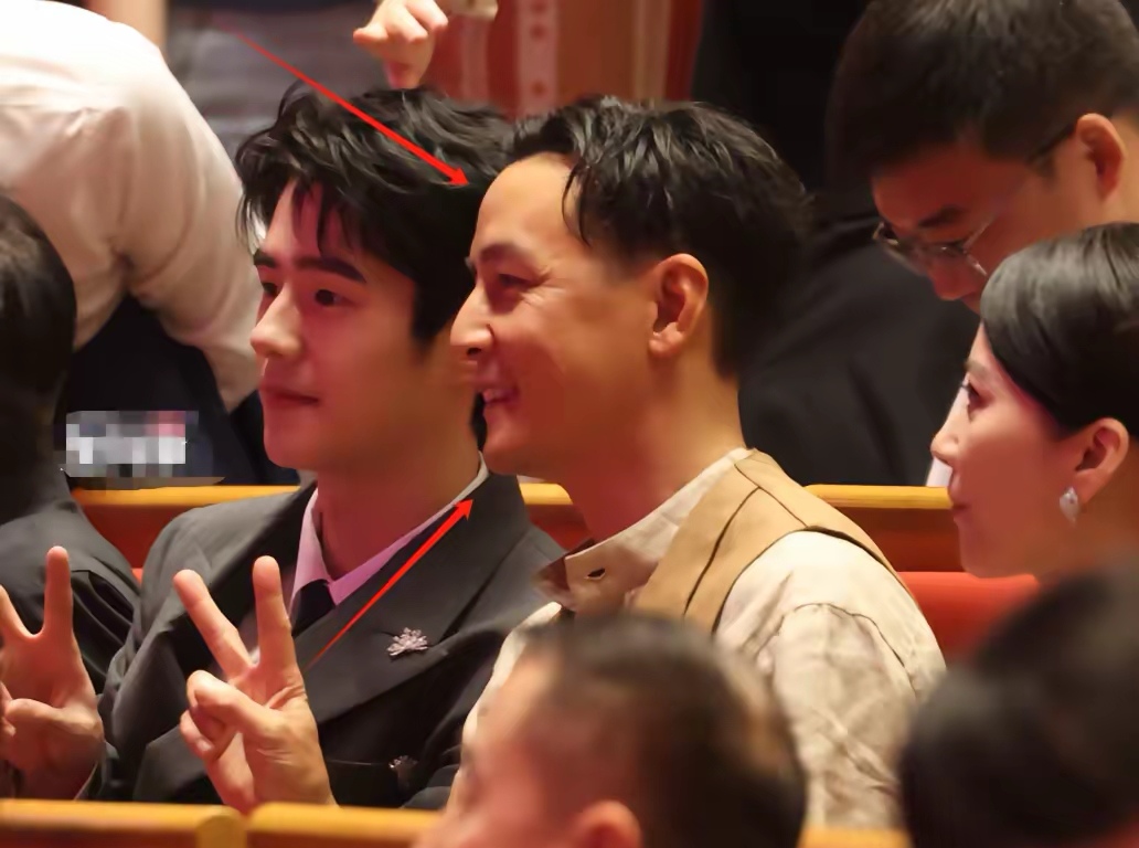 跨越时代的男神对视,刘昊然吴彦祖同台魅力四射!