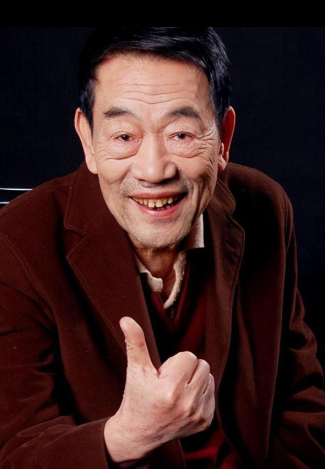 以前的人起名字喜欢用华字,相声界中常宝华,杨少华,侯耀华名字中洞
