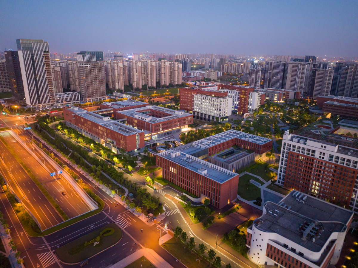 与在高校工作的同学聊到有关教育的几句刻薄话: