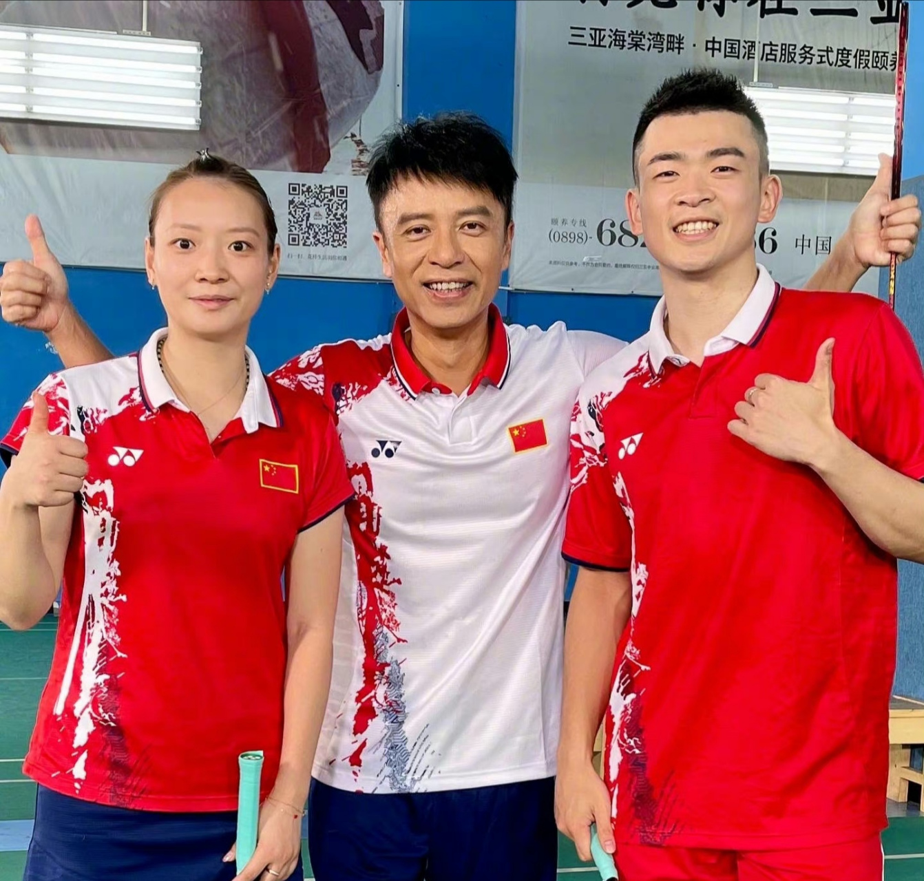 不仅如此,李克勤和国羽很多人关系都很熟,和李宗伟关系也很好.