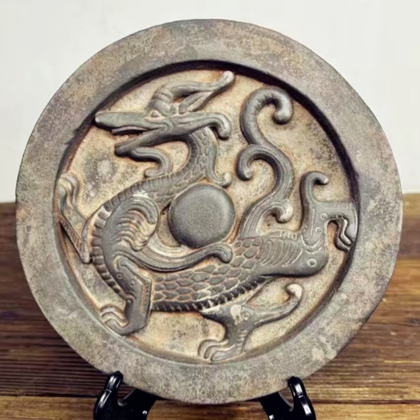 瓦当  瓦当俗称瓦头