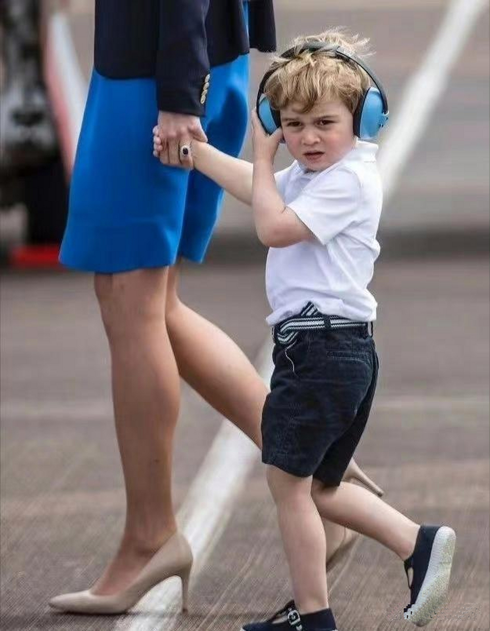 古灵精怪的乔治,小时候彻底萌化了!