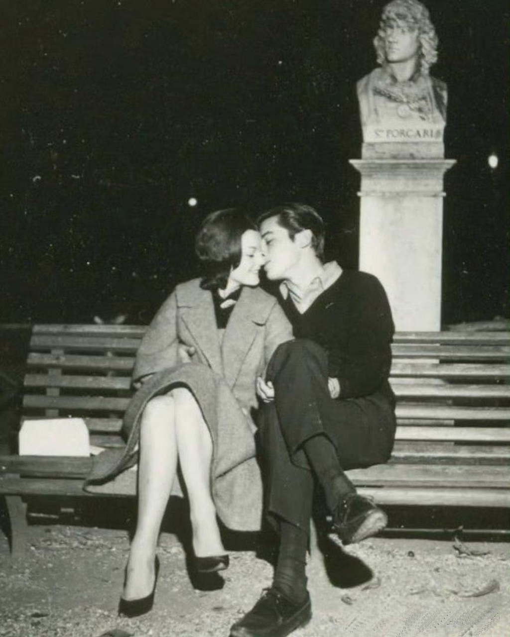 1959年,阿兰德龙和罗密施耐德在意大利.
