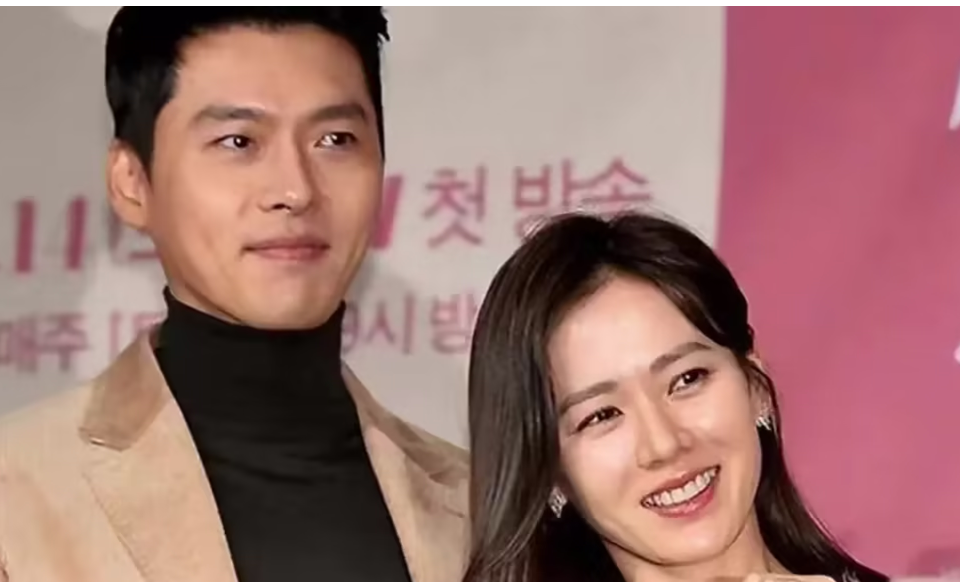 孙艺珍玄彬带儿玩耍,俩人看娃表情出奇一致好默契,还穿情侣拖鞋