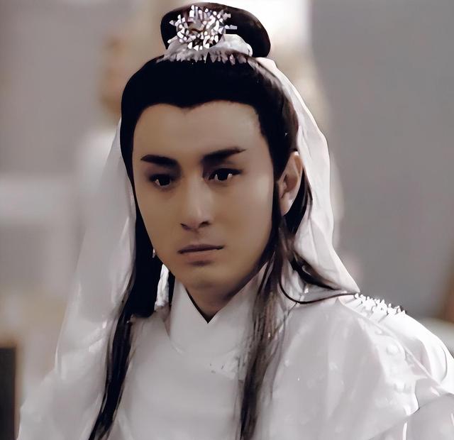 仪态差就别尬演贵公子,这8位男星告诉你,什么叫"天潢贵胄"