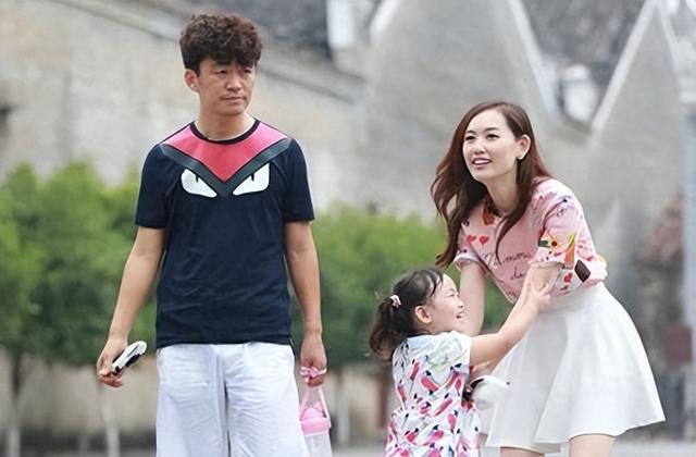 回顾:前有马蓉,后有冯清,老实的王宝强为何总是在女人上栽跟头