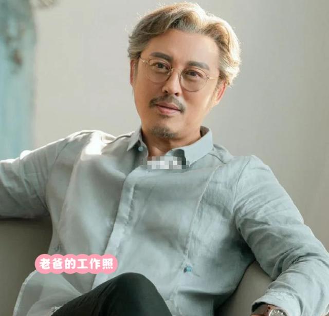 "贾琏"女儿晒旧照!帅气老爸撞脸靳东,自认形象不佳10年不拍戏