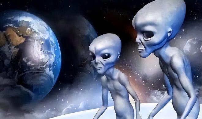 巴西南部上空现不明飞行物,菱形似飞碟:高空悬浮不动