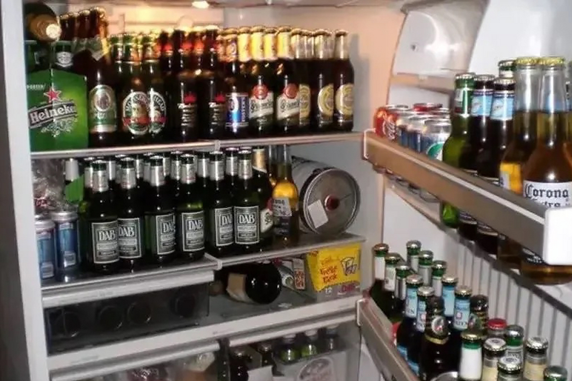 🍻 想象一下,你的另一半每天晚上都要靠几瓶啤酒才能入睡,冰箱里