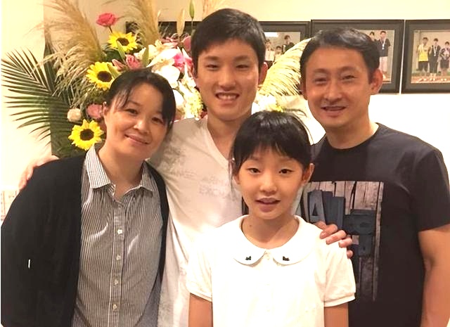 张本智和全家福 只有妈妈没有改名 1,爸爸张本宇,原