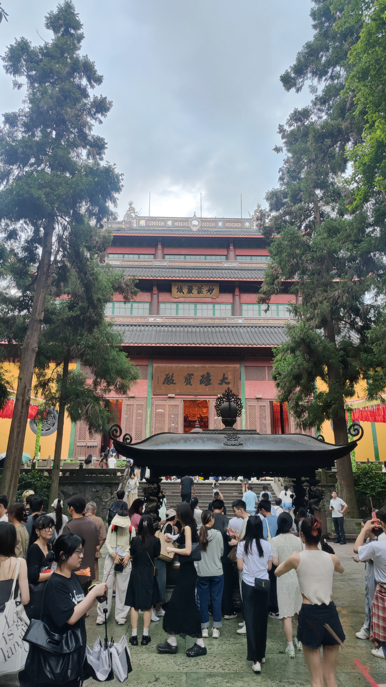 矗立于西湖之滨的古刹:杭州灵隐寺