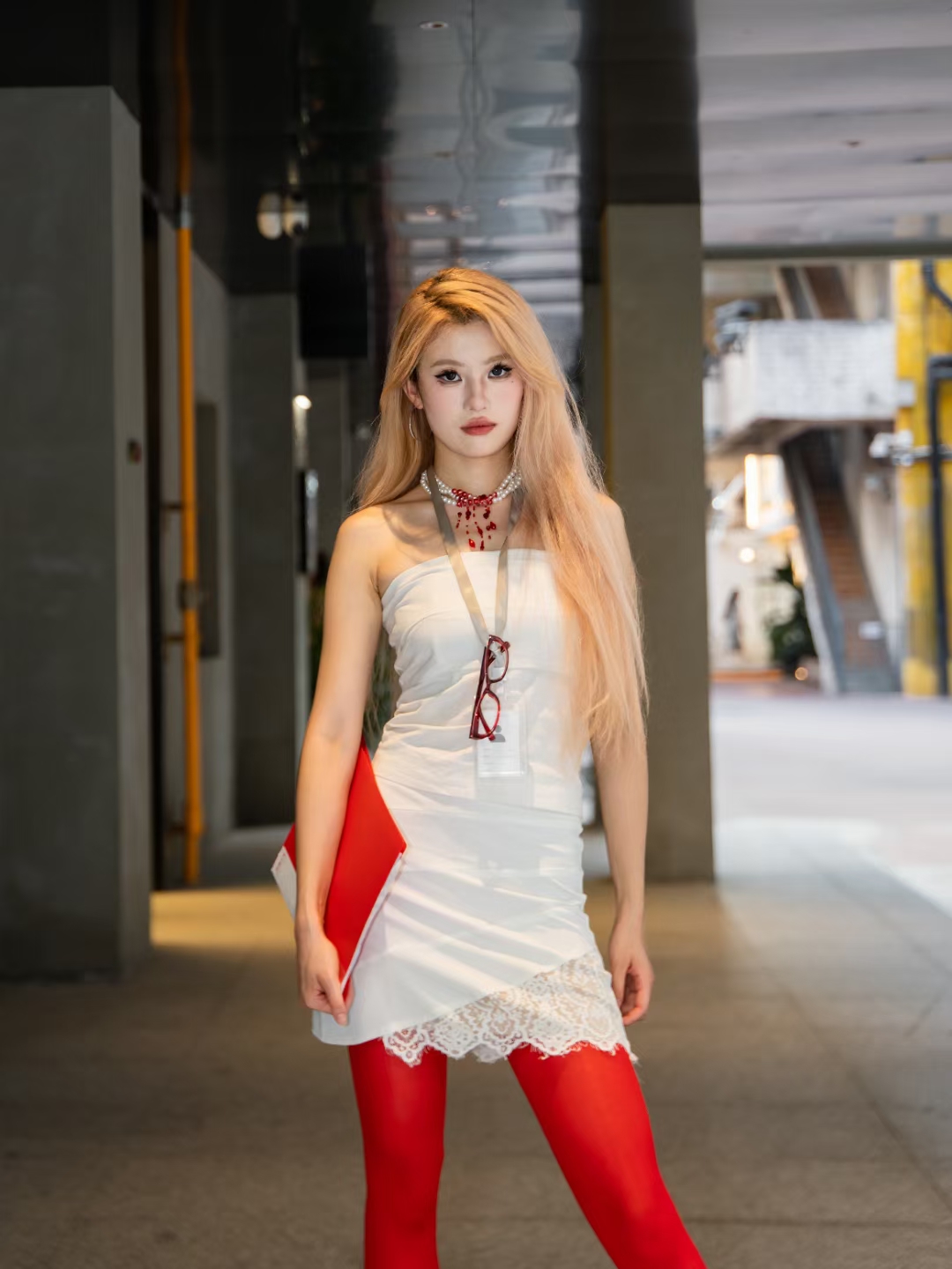 直出还是可以～) 不说谁知道这是之前"成都迪士尼" 那个搞笑抽象女!