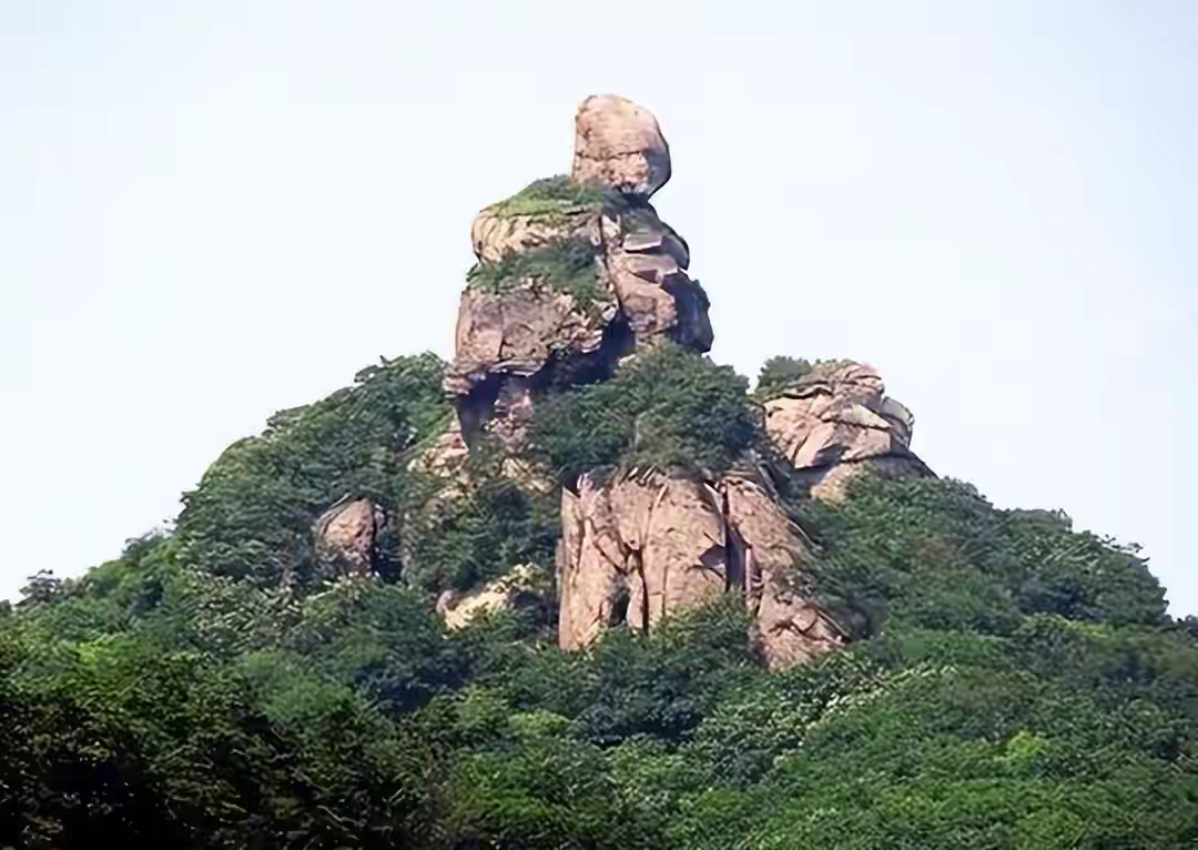 这座山叫毛公山,真的好奇它到底是咋形成的,是大自然自己神奇的力量