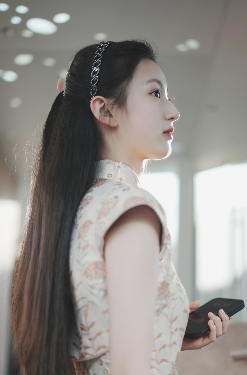 裴佳欣:养成系小美人