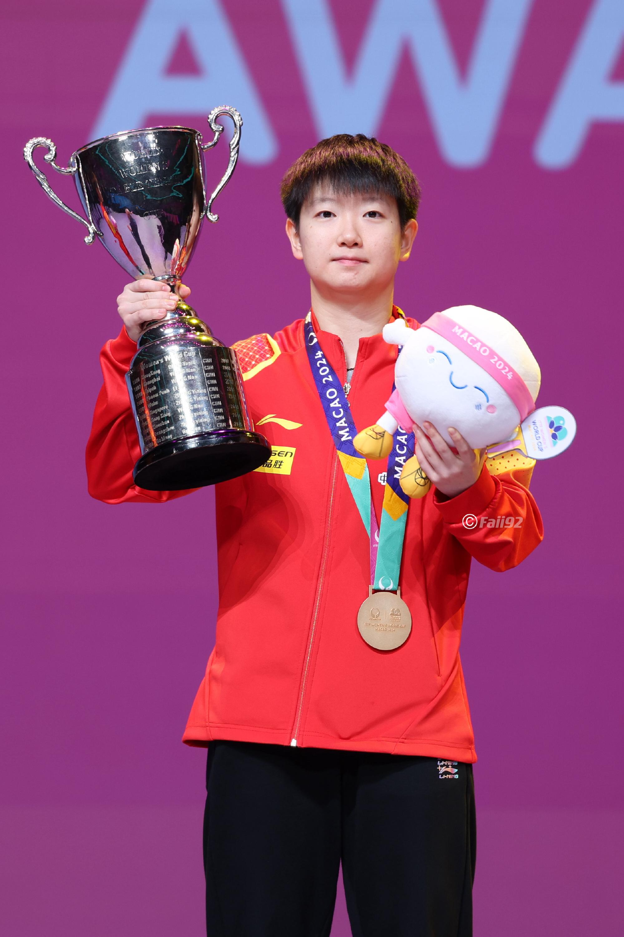 孙颖莎连胜五场,以4:0的战绩晋级决赛