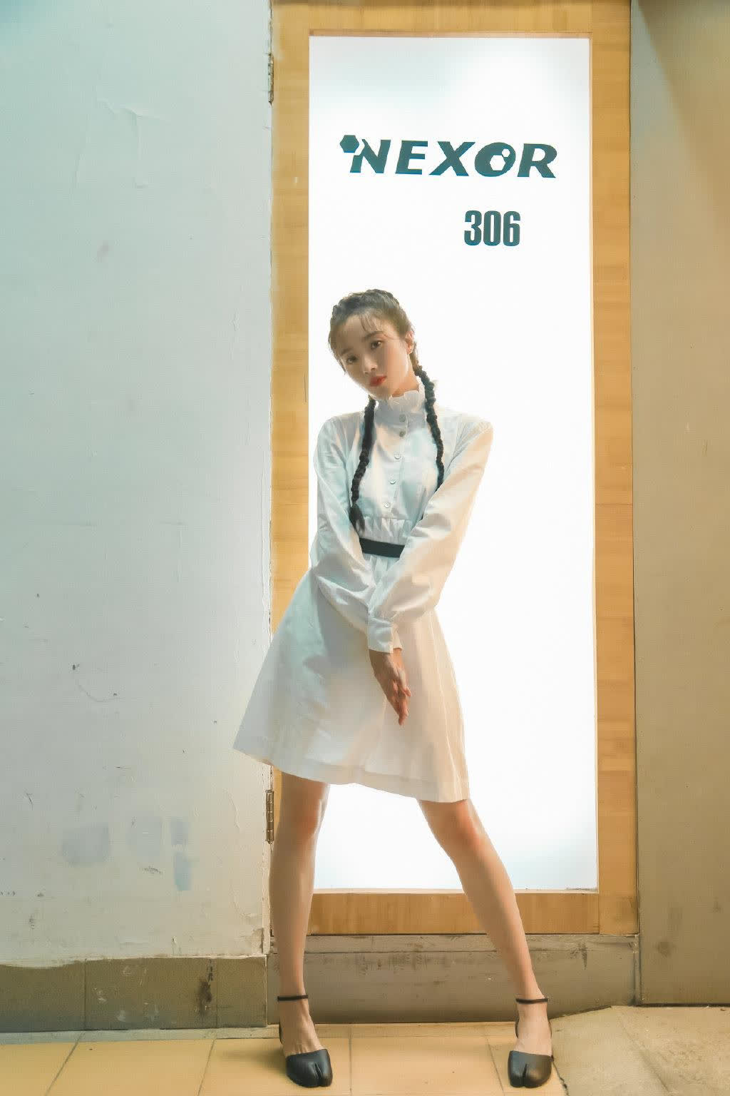 胡冰卿,白裙麻花辫,俏女孩