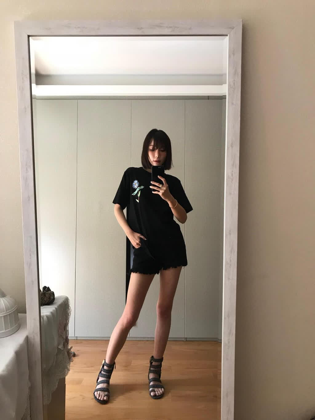 蔡珍妮今天尝试了海鸥眉合格吗