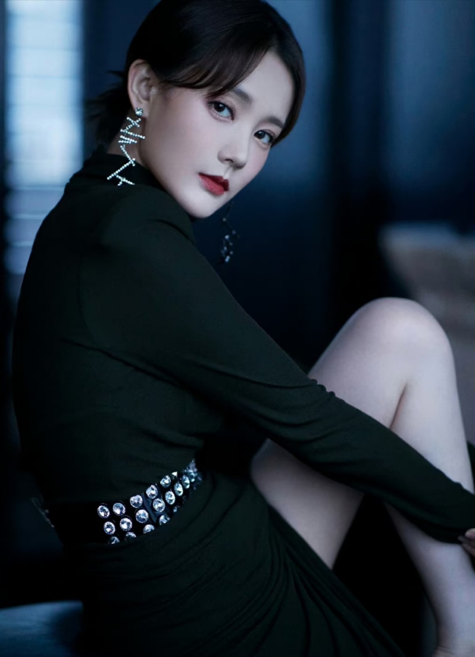 "黄金三围",李一桐被誉为娱乐圈身材最完美的女星.