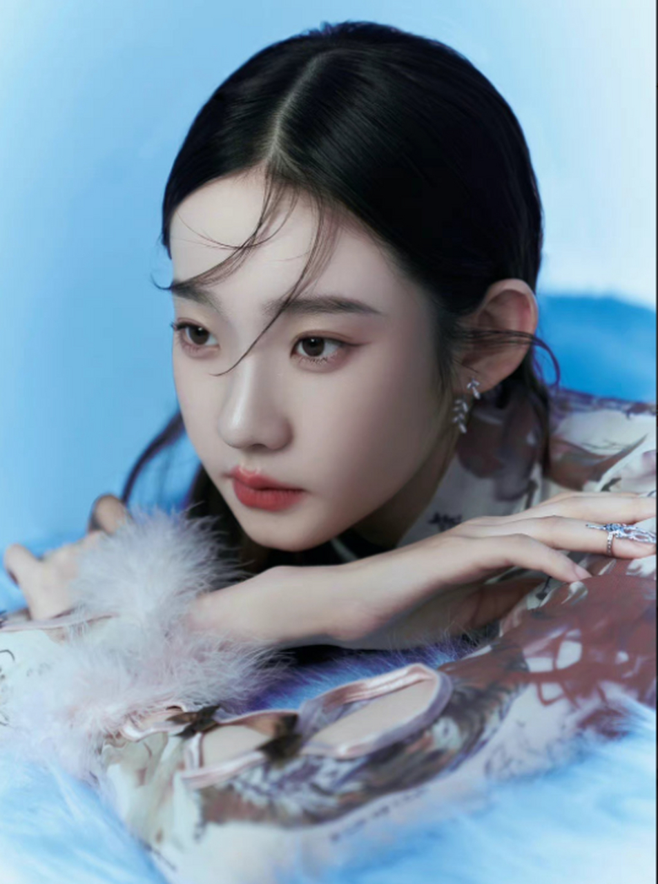 张艺凡这一套写真太有仙气了