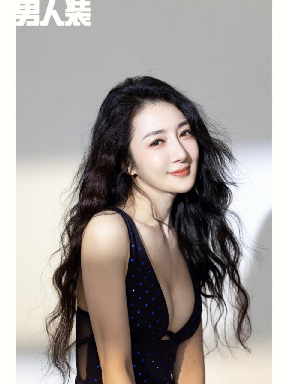 李依晓性感迷人的造型