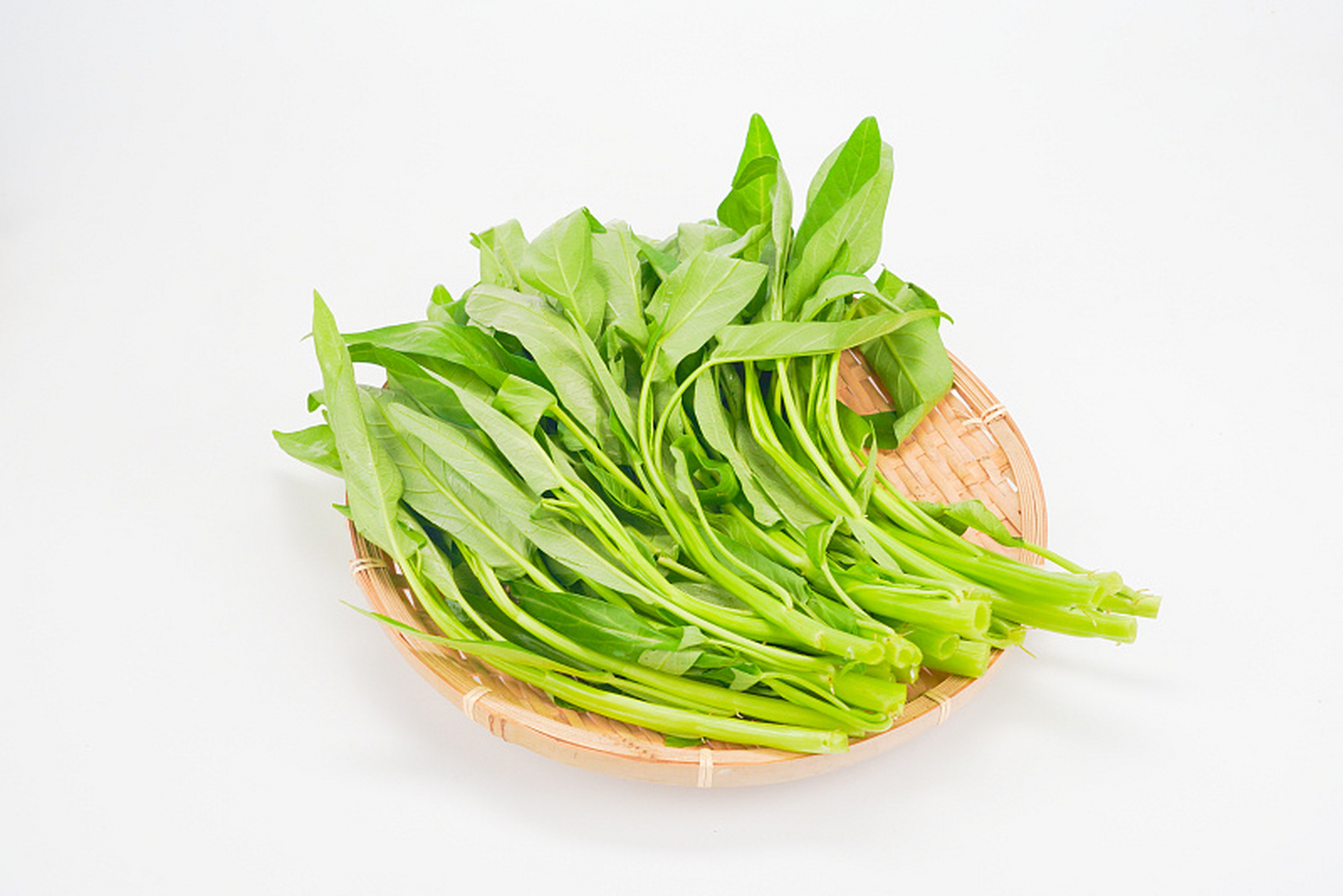 在最正宗的螺蛳粉里,脆嫩的"ong菜"(部分广西人把空心菜叫作ong菜)和