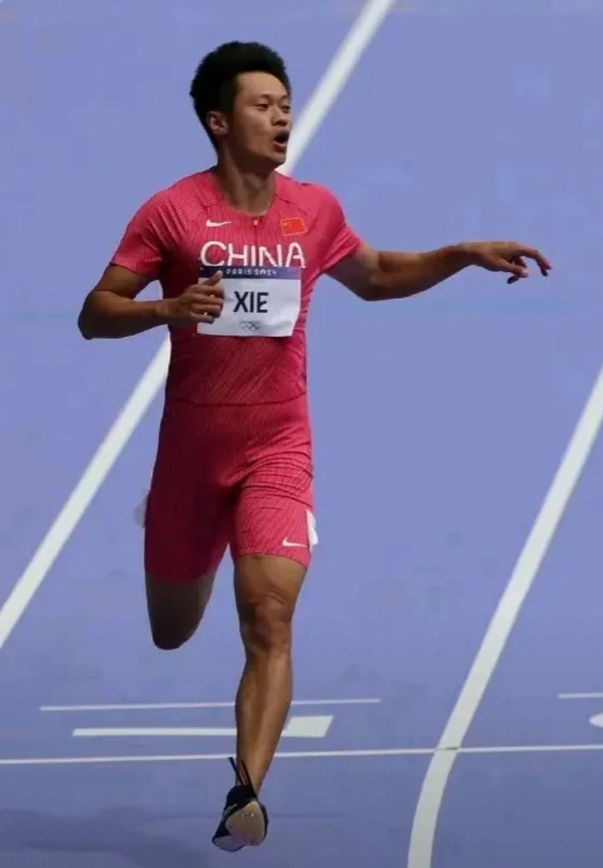 官宣退出巴黎奥运会短跑单项200米的赛程,将集中精力备战男子百米接力